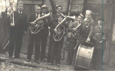 1946